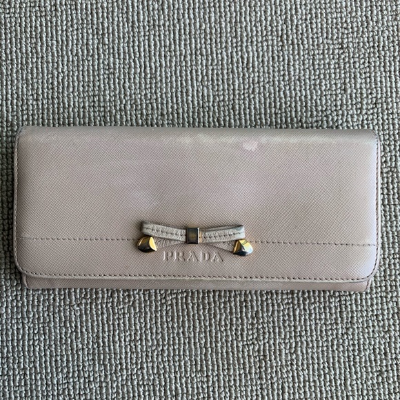 PRADA wallet beige women’s bow snap closure organizer credit card bag leather - Picture 1 of 13